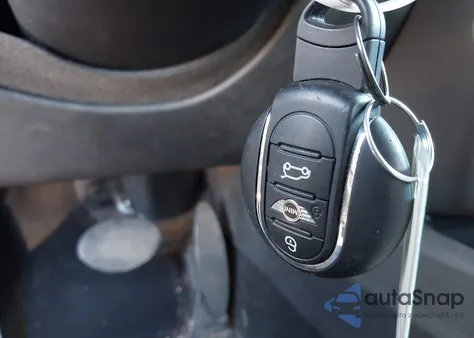 2017 Mini Clubman Cooper S z USA, uszkodzony, nr VIN WMWLU5C52H2E80547